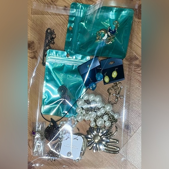 Bag of Jewelry! - Picture 9 of 9